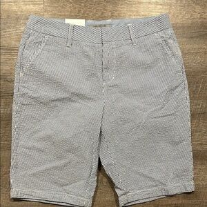 Mark New York, Andrew Mark blue/white seersucker Bermuda shorts size 6
